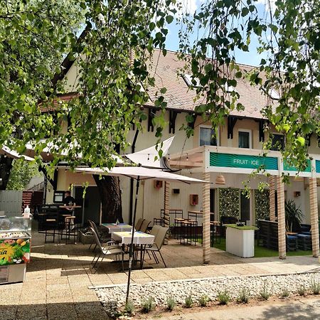 Villa Italia Guest House Шиофок Экстерьер фото