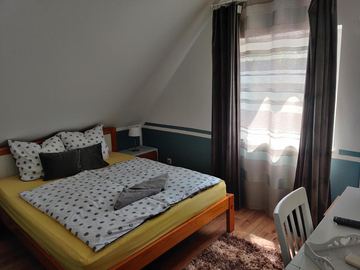 Villa Italia Guest House Шиофок Экстерьер фото