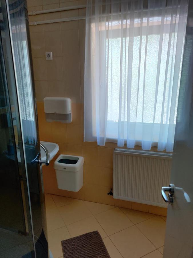Villa Italia Guest House Шиофок Экстерьер фото