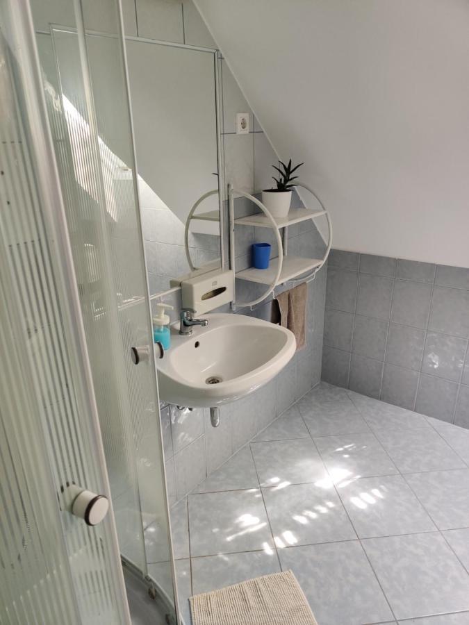 Villa Italia Guest House Шиофок Экстерьер фото