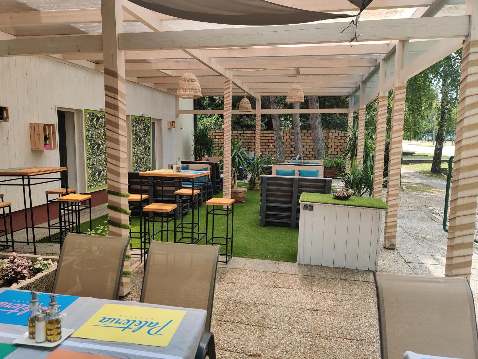 Villa Italia Guest House Шиофок Экстерьер фото